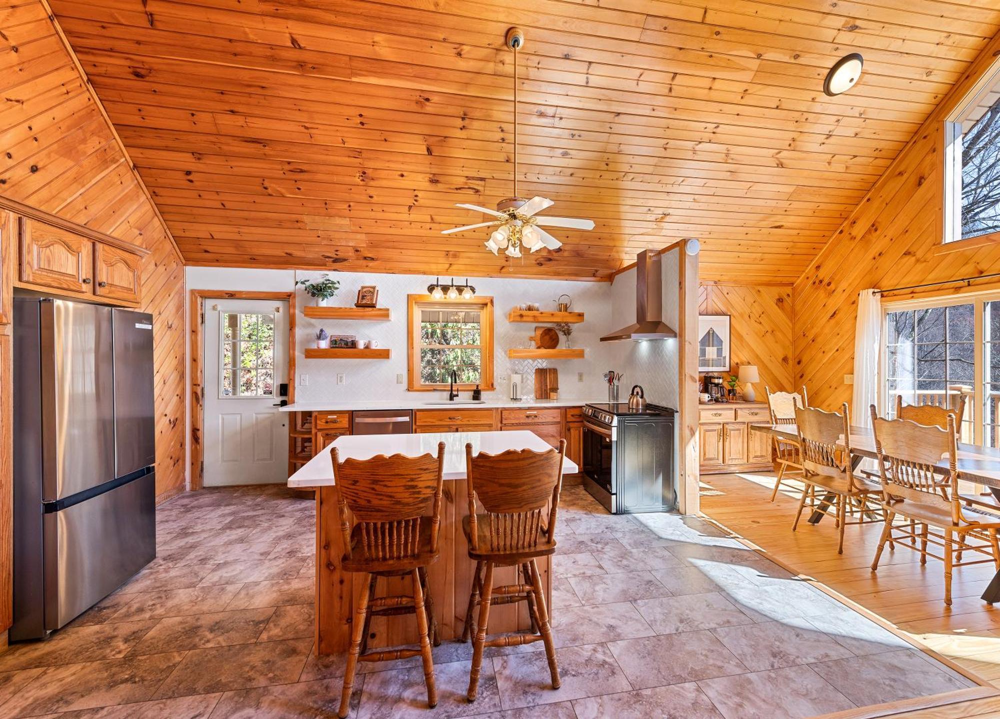 Maggie Valley Cabin With Beautiful Mountain Views, Hottub, Pet Friendly, Gameroom, Fireplace Luaran gambar